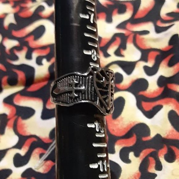 Biker Cross Shield Sz 9 - Picture 4 of 5